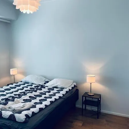 Condition 2-room By Metro & Shopping Center Apartment