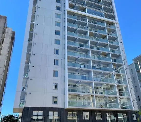 Condition 2-room By Metro & Shopping Center