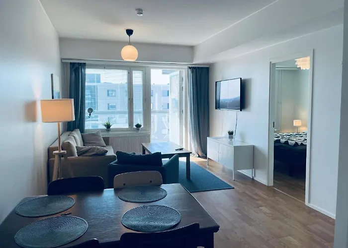 Condition 2-room By Metro & Shopping Center Apartment *